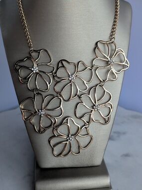 Gold tone Statment Wire flowers W/Rhinestones Design necklace